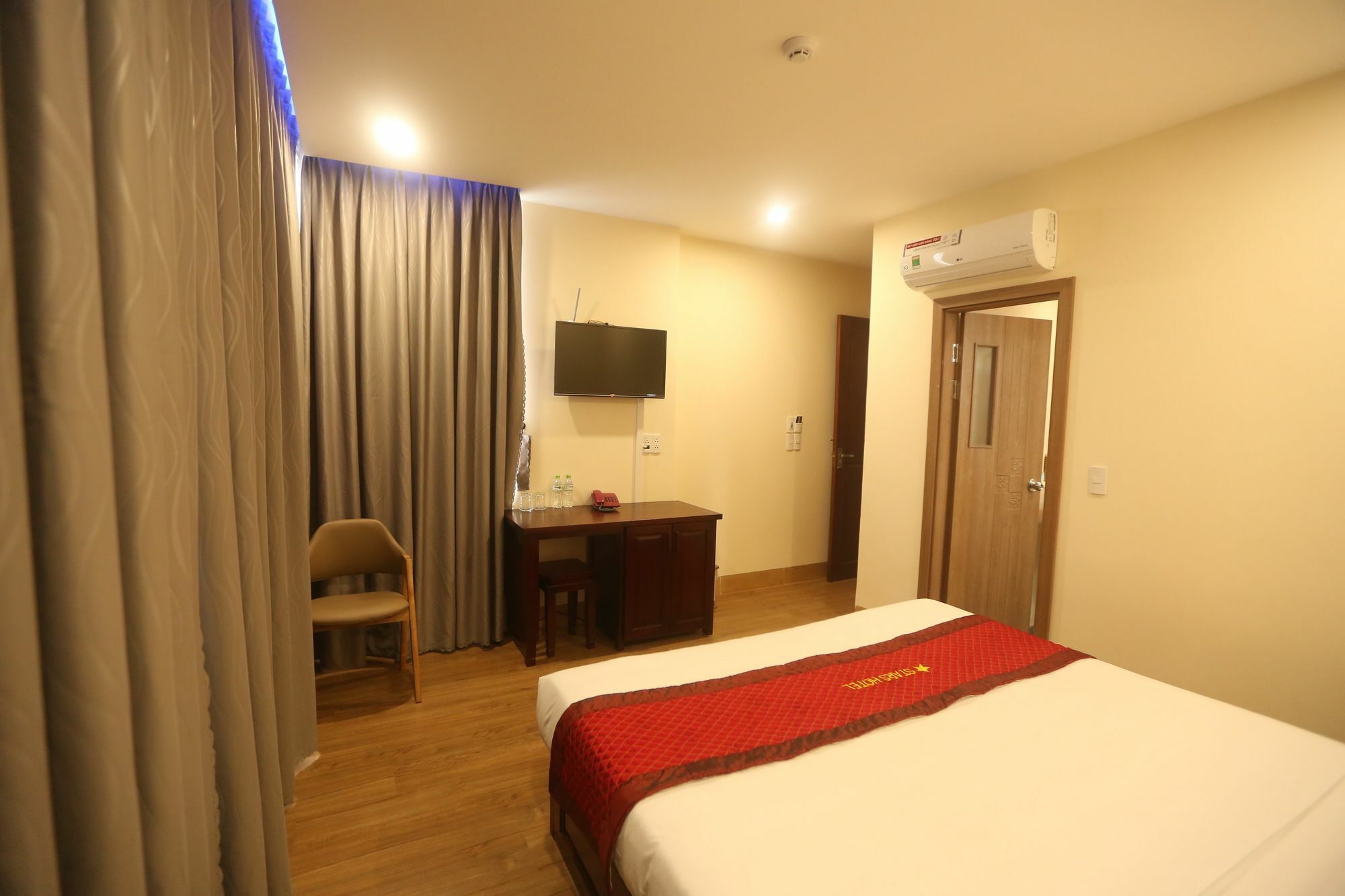 Stars Hotel Da Nang Bagian luar foto